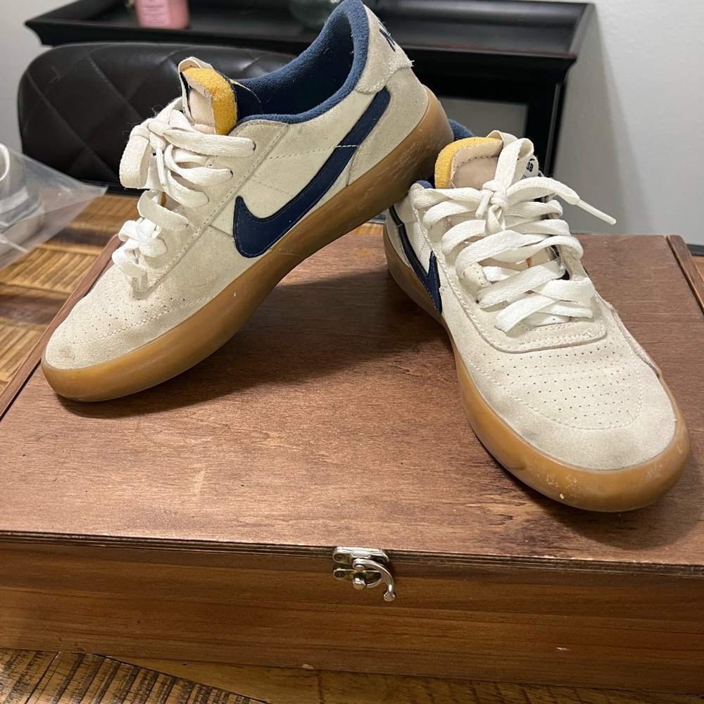 Nike Men's Cream and Navy Sneakers